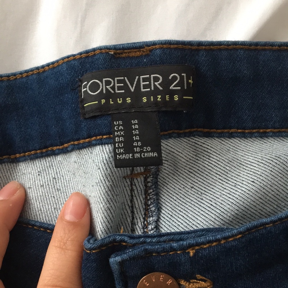 Jeans - Picture 2 of 3